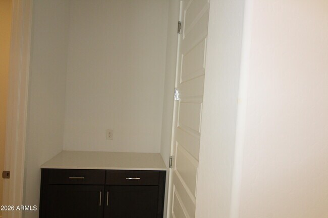 Building Photo - 3831 E Rainbow Dr