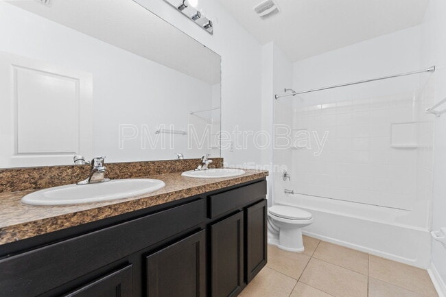 Building Photo - 105 Lacewing Pl