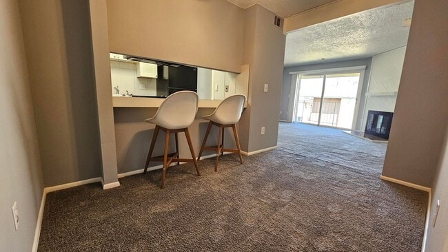 Building Photo - One Bedroom Condo