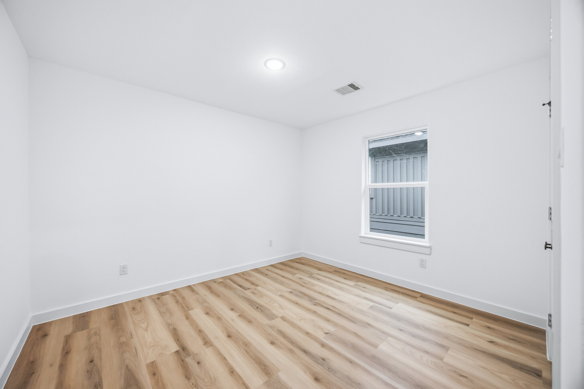 Building Photo - 9318 Sundown Dr