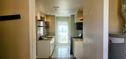 Building Photo - 15414 W Hampton Cir