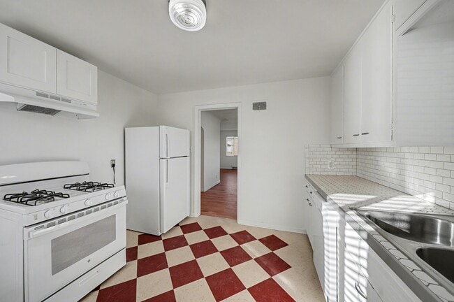 Building Photo - 1455 Jasmine St