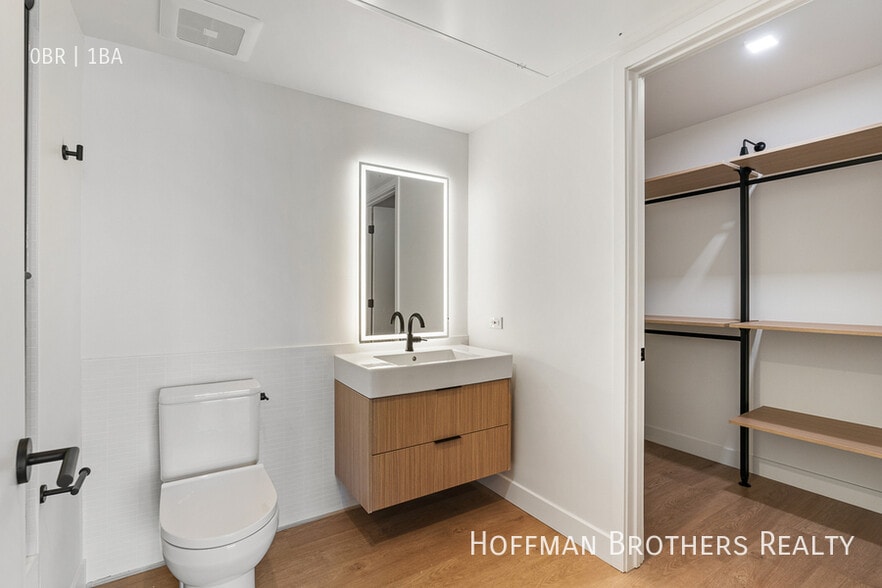 Building Photo - 10700 Tabor St