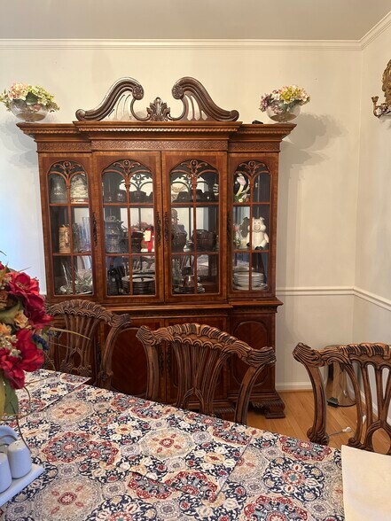 Building Photo - 5 Tree Hollow Dr