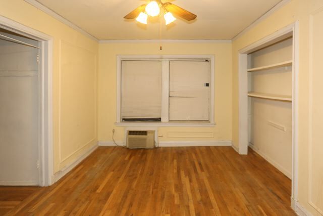 Building Photo - 823 W Wolfram St