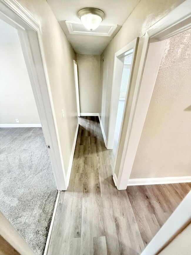 Building Photo - ***Renovated 3 Bedroom Ranch*Near Casino &...