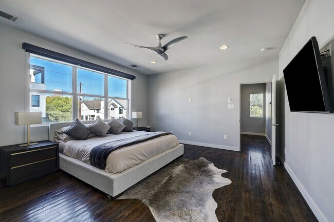 Building Photo - 1401 Fairview St