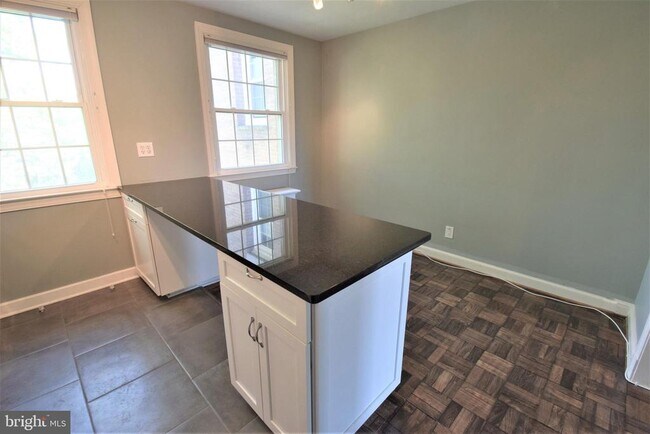 Building Photo - 2714 Ordway St NW