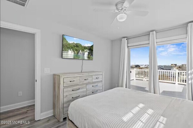 Building Photo - 207 Carteret Ave
