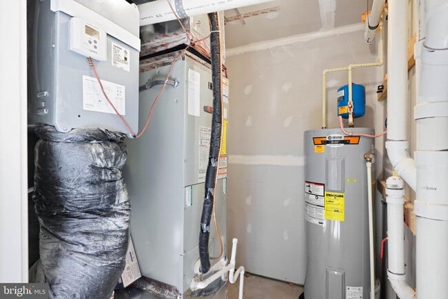 Building Photo - 1017 Venifena Terrace SE