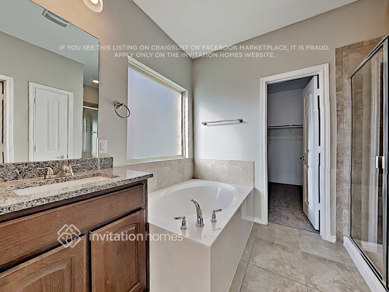 Building Photo - 15704 Barton Ridge Dr