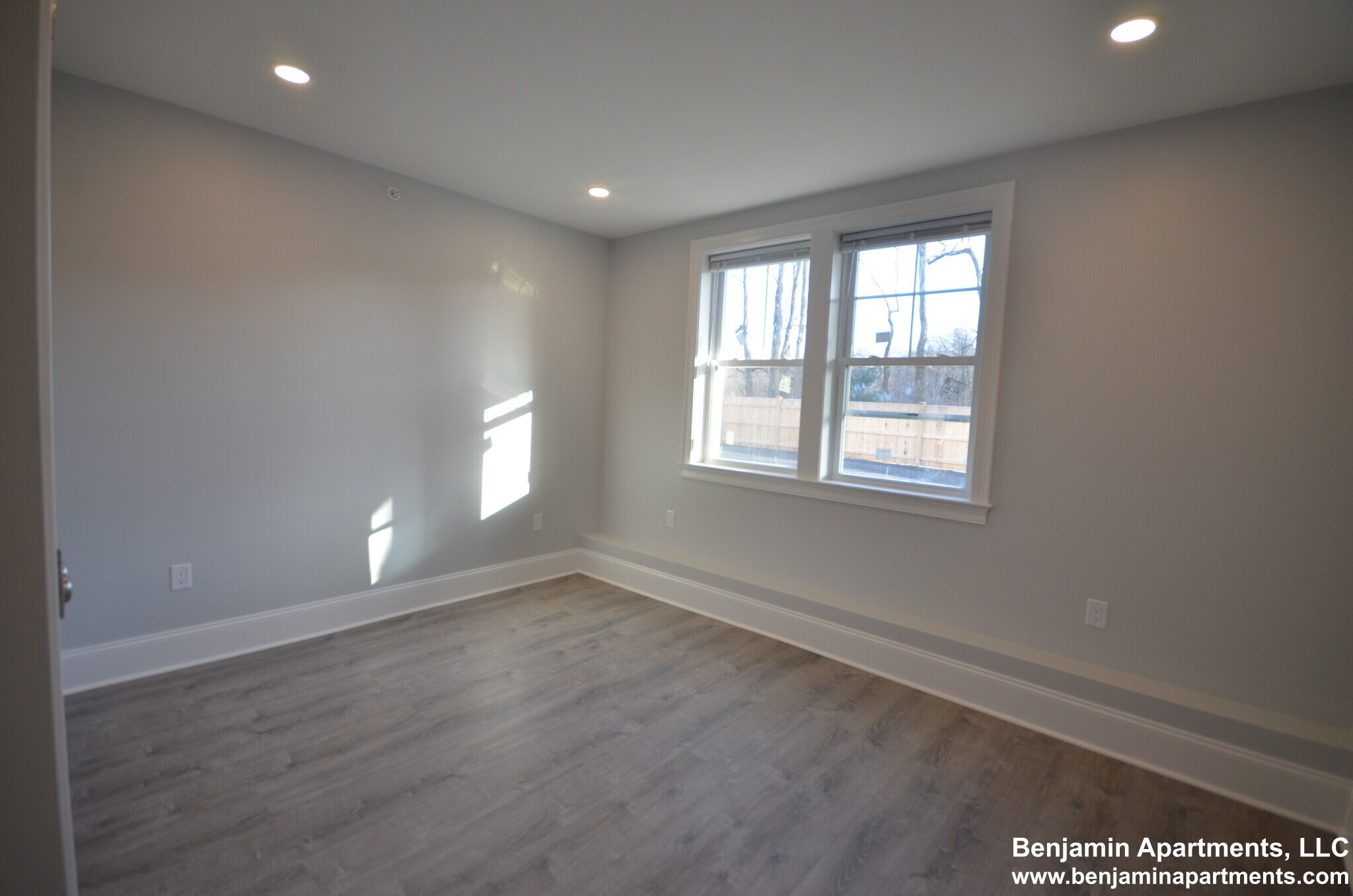 Building Photo - 120 Kenrick St