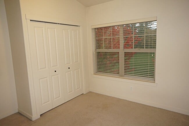 Building Photo - Beaverton Luxury Condo - Tanasbourne area