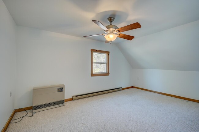 Building Photo - 99 Pine St