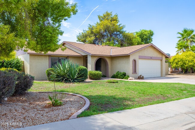 Building Photo - 8943 E Friess Dr