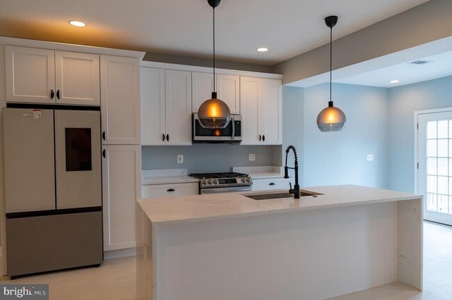 Building Photo - 706 Longfellow St NW