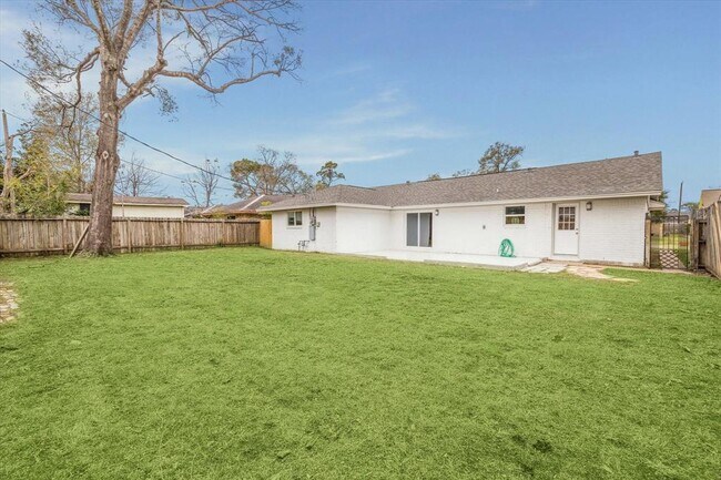 Building Photo - 14022 Roundstone Ln