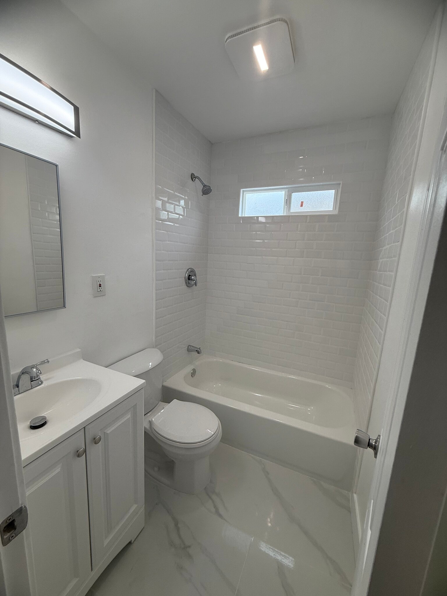 Bathroom - 1212 S Temple Ave