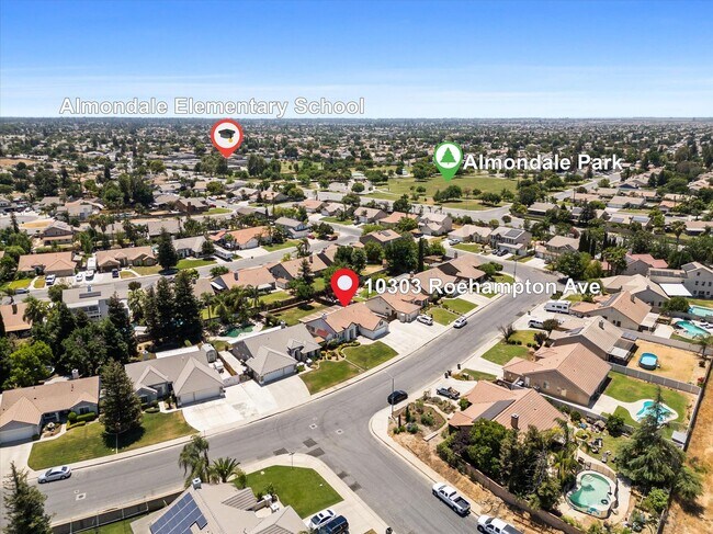 Building Photo - 10303 Roehampton Ave