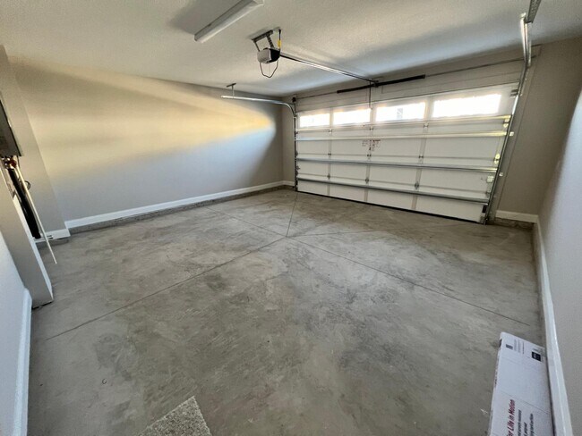 Building Photo - 11352 Newtonian Blvd