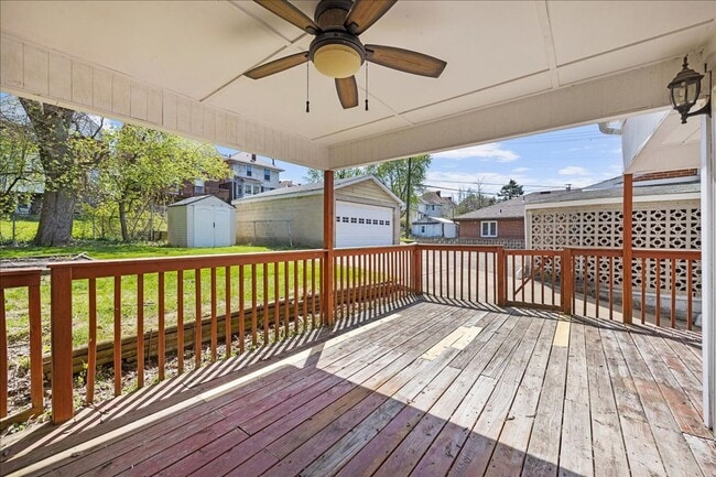 Building Photo - **Charming 2-Bedroom House with Modern Amenities in Beechview**