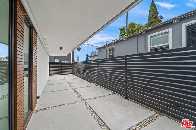 Building Photo - 4922 S Centinela Ave