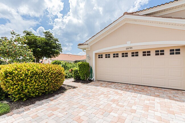 Building Photo - Beautiful 2-Bed Home, Dog Friendly & Resort-Style Amenities – Available for Annual Rental!