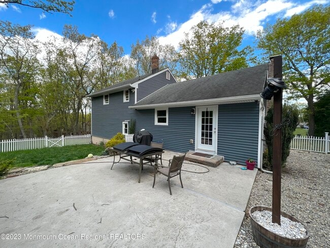 Building Photo - 38 Claridge Dr