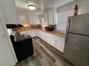 Building Photo - Charming 3-bed, 2-bath Single Family Home!