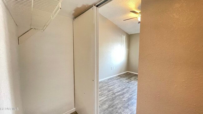 Building Photo - 11040 Sunshine Ct