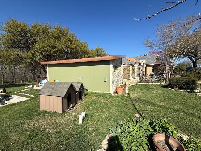 Building Photo - Custom built condo! Country Living! Offered unfurnished OR furnished!