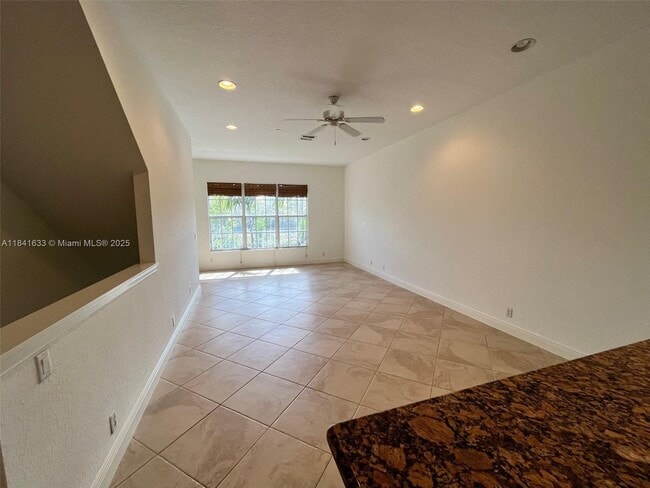 Building Photo - 4513 Artesa Way S