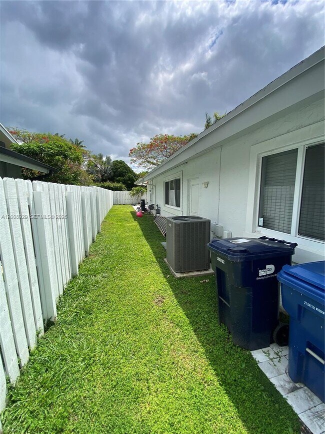 Building Photo - 11121 SW 110th Rd