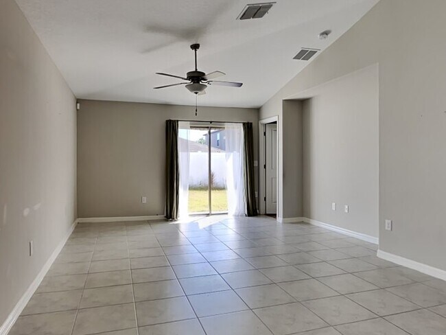 Building Photo - 14620 Dunrobin Dr