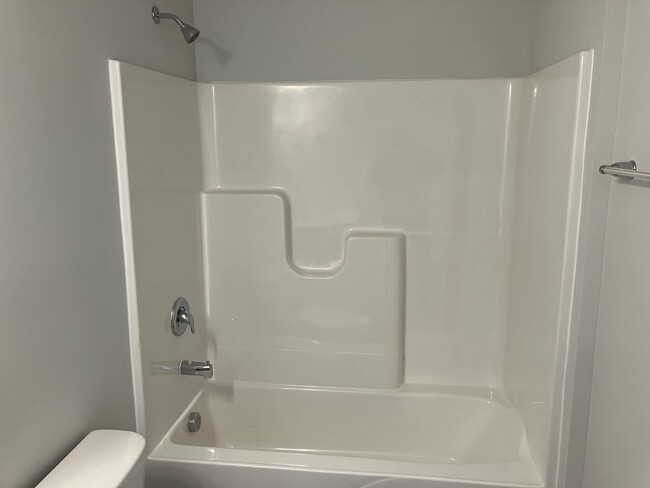Building Photo - 3 Bedroom 2 Bathroom House- Groves at Sout...