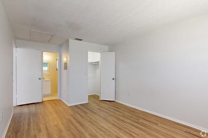 Building Photo - 6916 Julia Ct