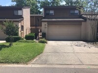 Building Photo - FABULOUS 3/2.5 Townhome In Wonderful Lake ...