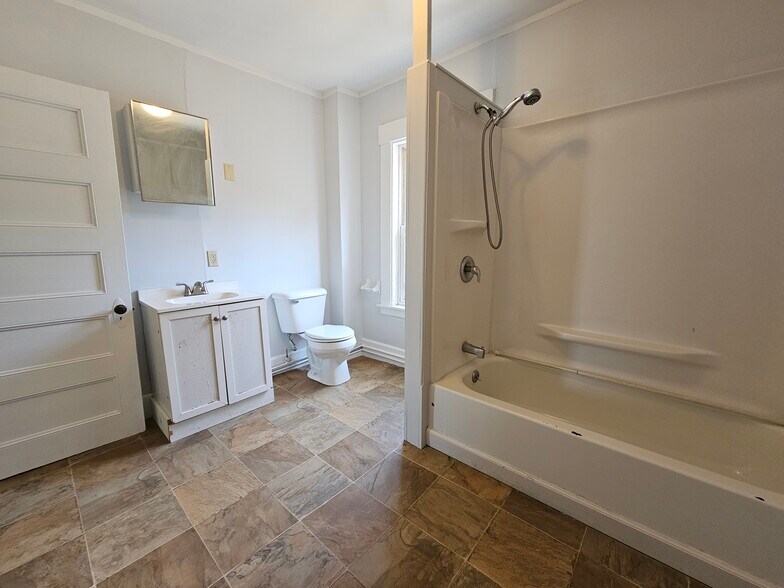 Building Photo - 17 Mousam St