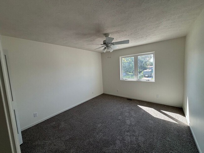 Building Photo - Available now! Brand New 3 Bedroom 2 Bath ...