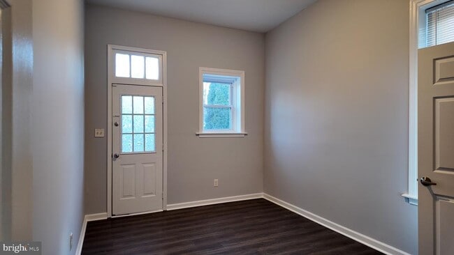 Building Photo - 105 S Morton Ave