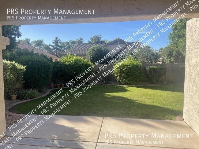 Building Photo - 2165 W Olive Way