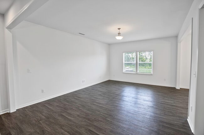 Building Photo - 7446 Hartsfield Dr