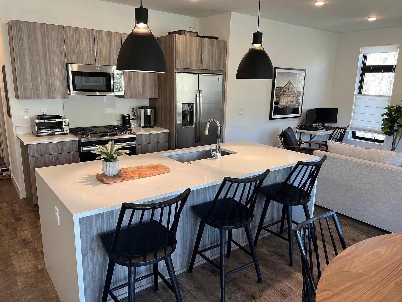 Building Photo - 930 Blue River Pky