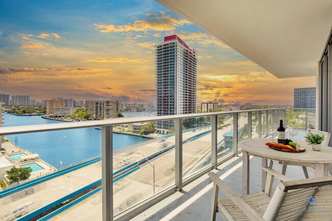 Building Photo - 4010 S Ocean Dr