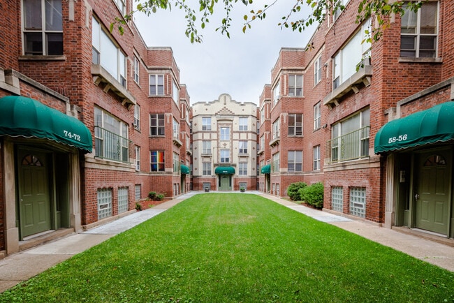Building Photo - 5162 S King Dr