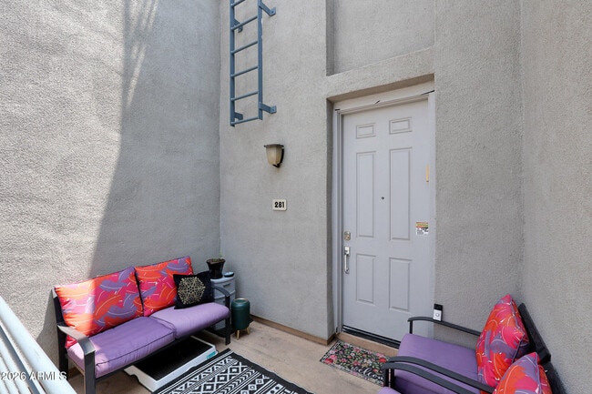 Building Photo - 615 E Portland St