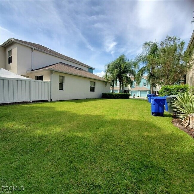 Building Photo - 3616 Pine Oak Cir
