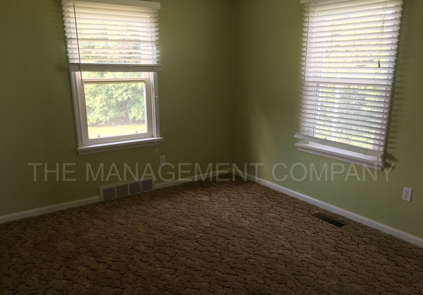 Building Photo - 2327 E 3700 N