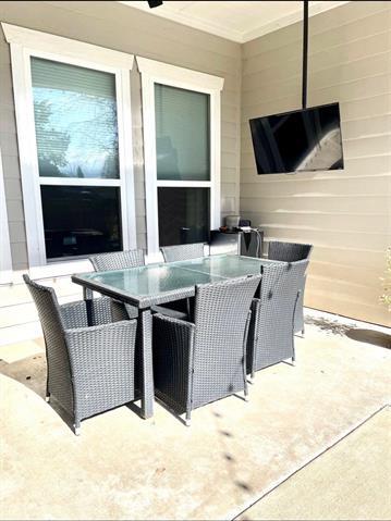 Building Photo - 3526 Ivandell Ave