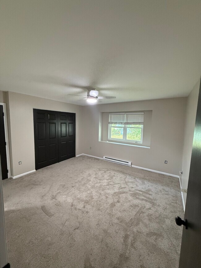Building Photo - 514 Root Ave